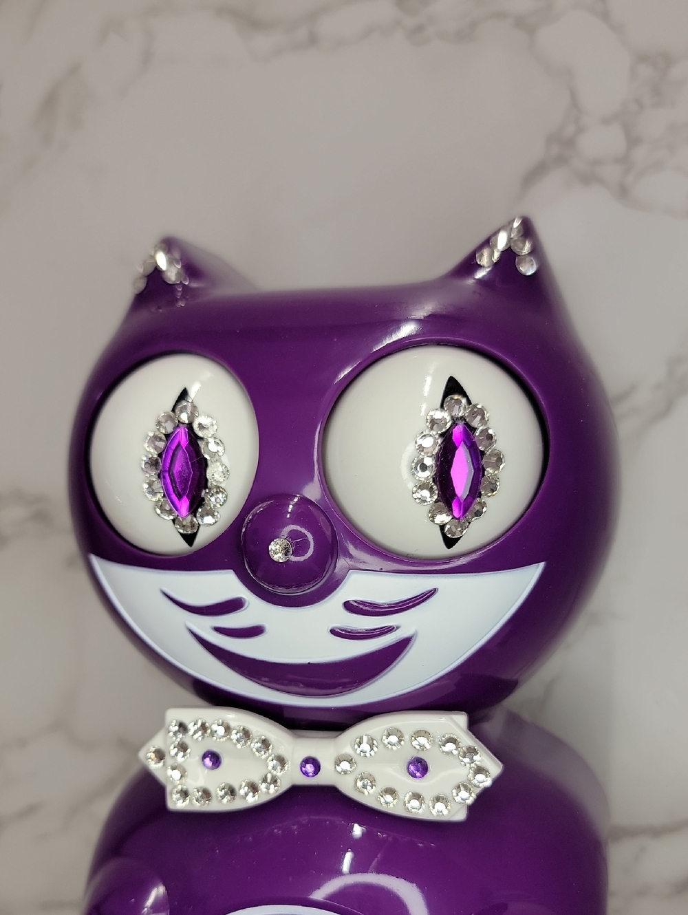Jeweled Knott’s Berry Farm Boysenberry Kit-Cat Klock Clock - Picture 2 of 9